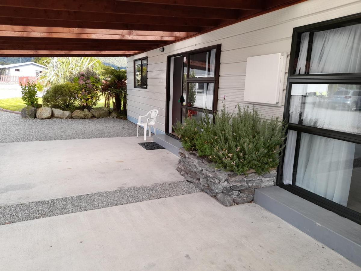 Lake Matheson Motel Глетчер Фокс Екстериор снимка