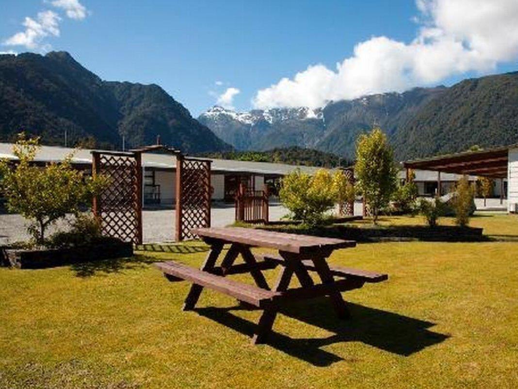 Lake Matheson Motel Глетчер Фокс Екстериор снимка