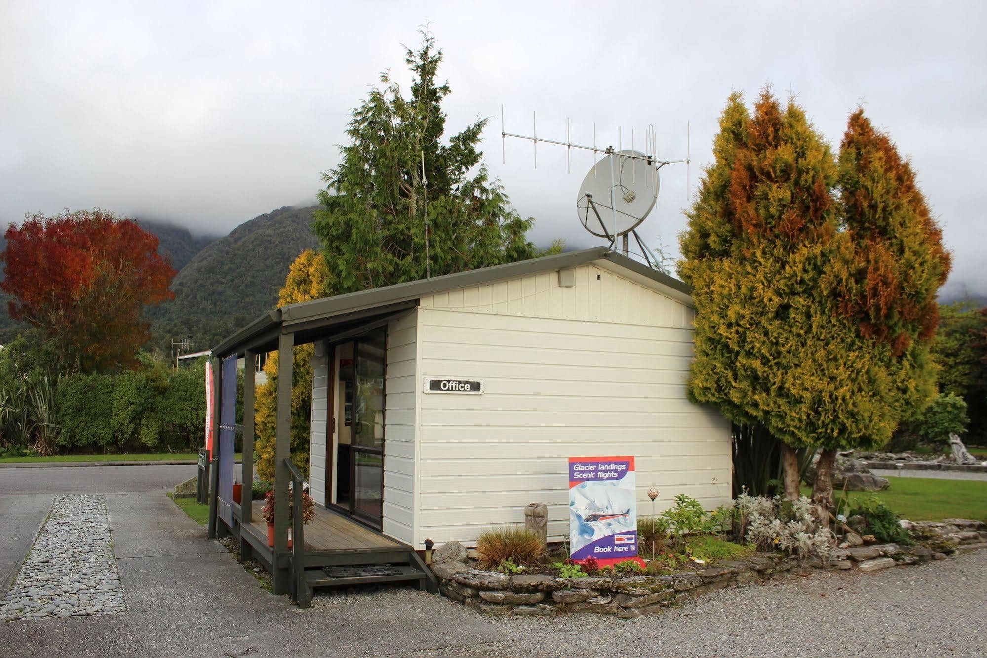 Lake Matheson Motel Глетчер Фокс Екстериор снимка