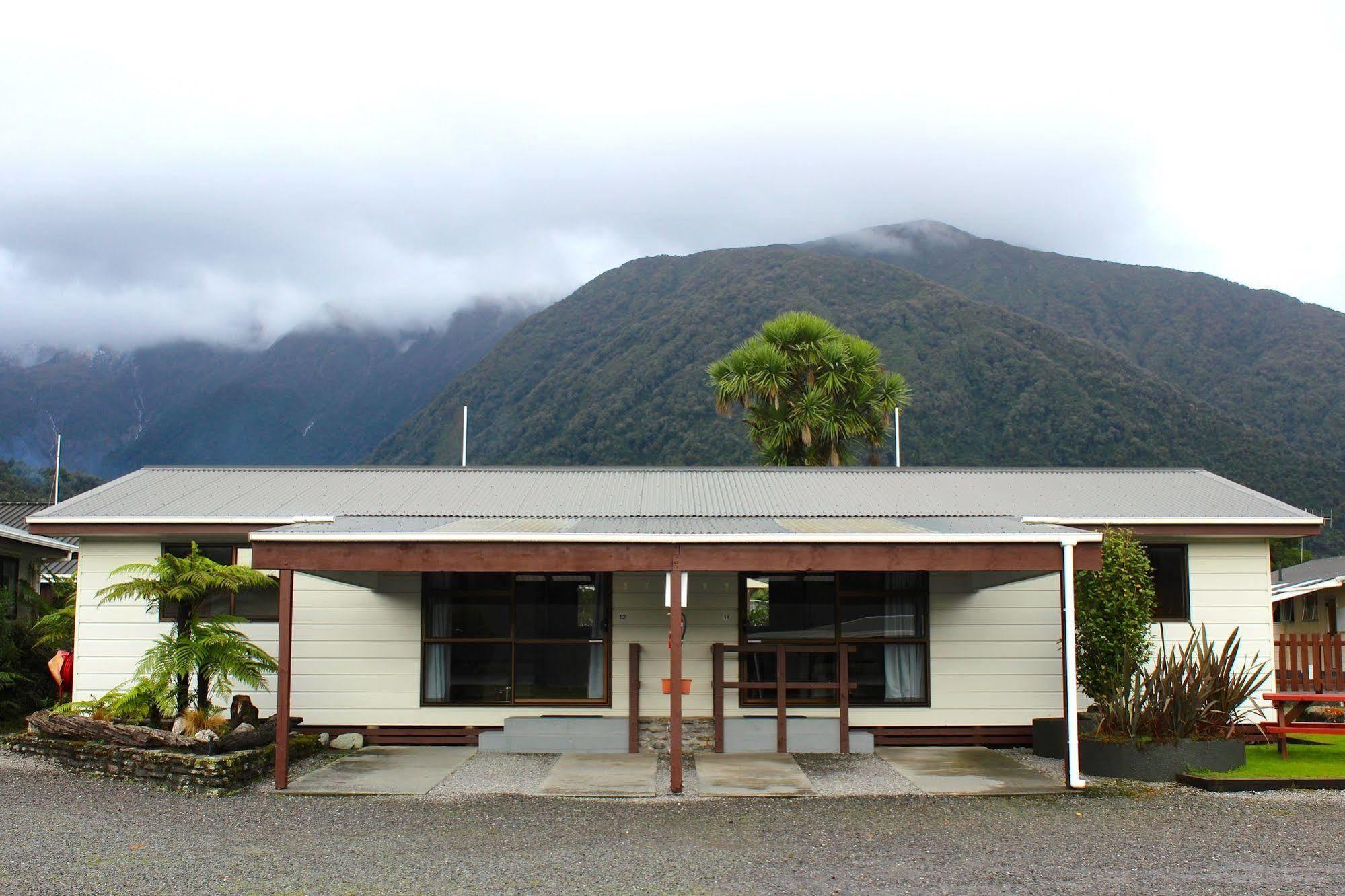 Lake Matheson Motel Глетчер Фокс Екстериор снимка